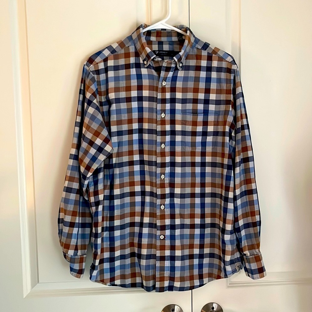 Offer 2 men’s shirts for the price of 1 ************Size Medium Men’s  shirt